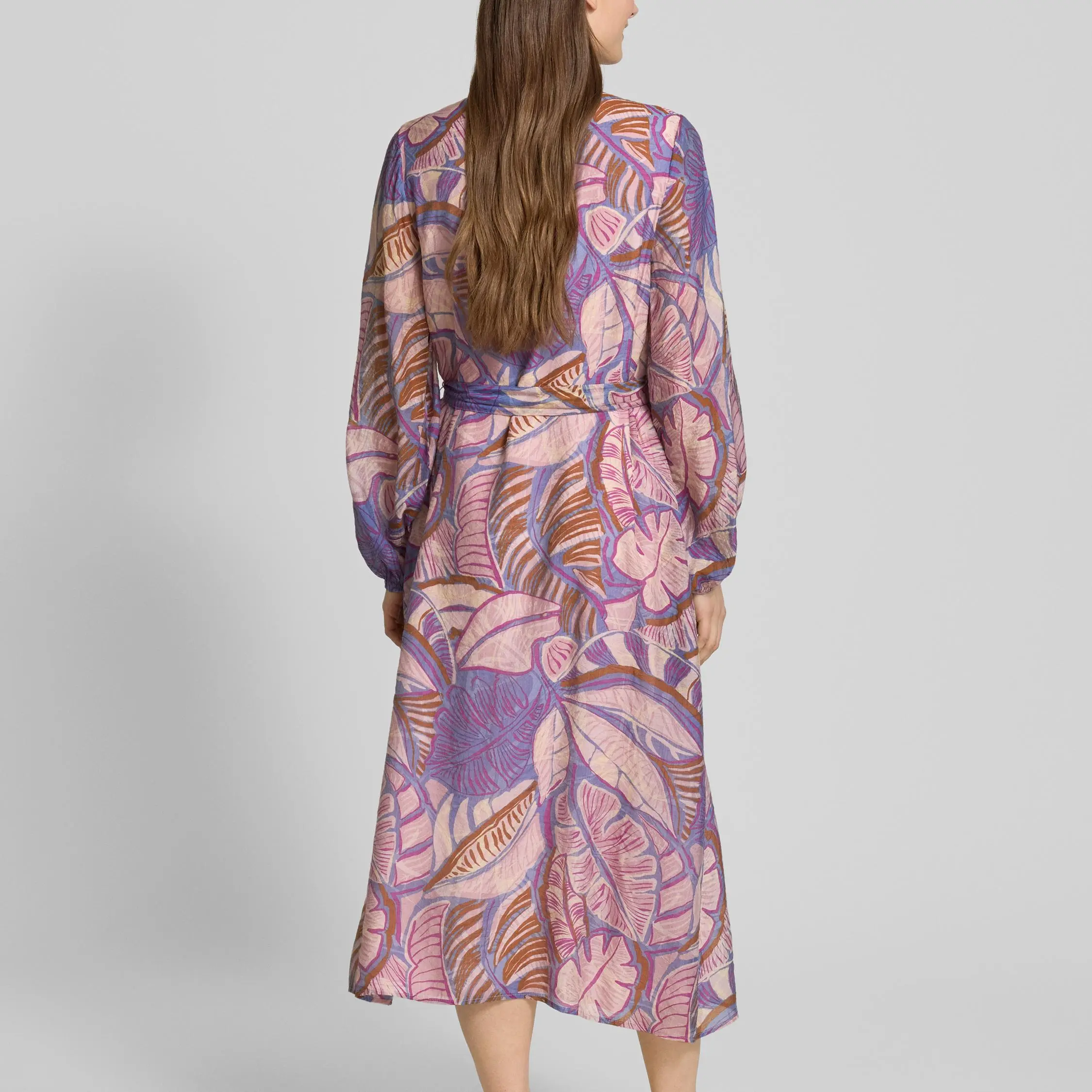 V-neck midi dress in mauve (4).jpg