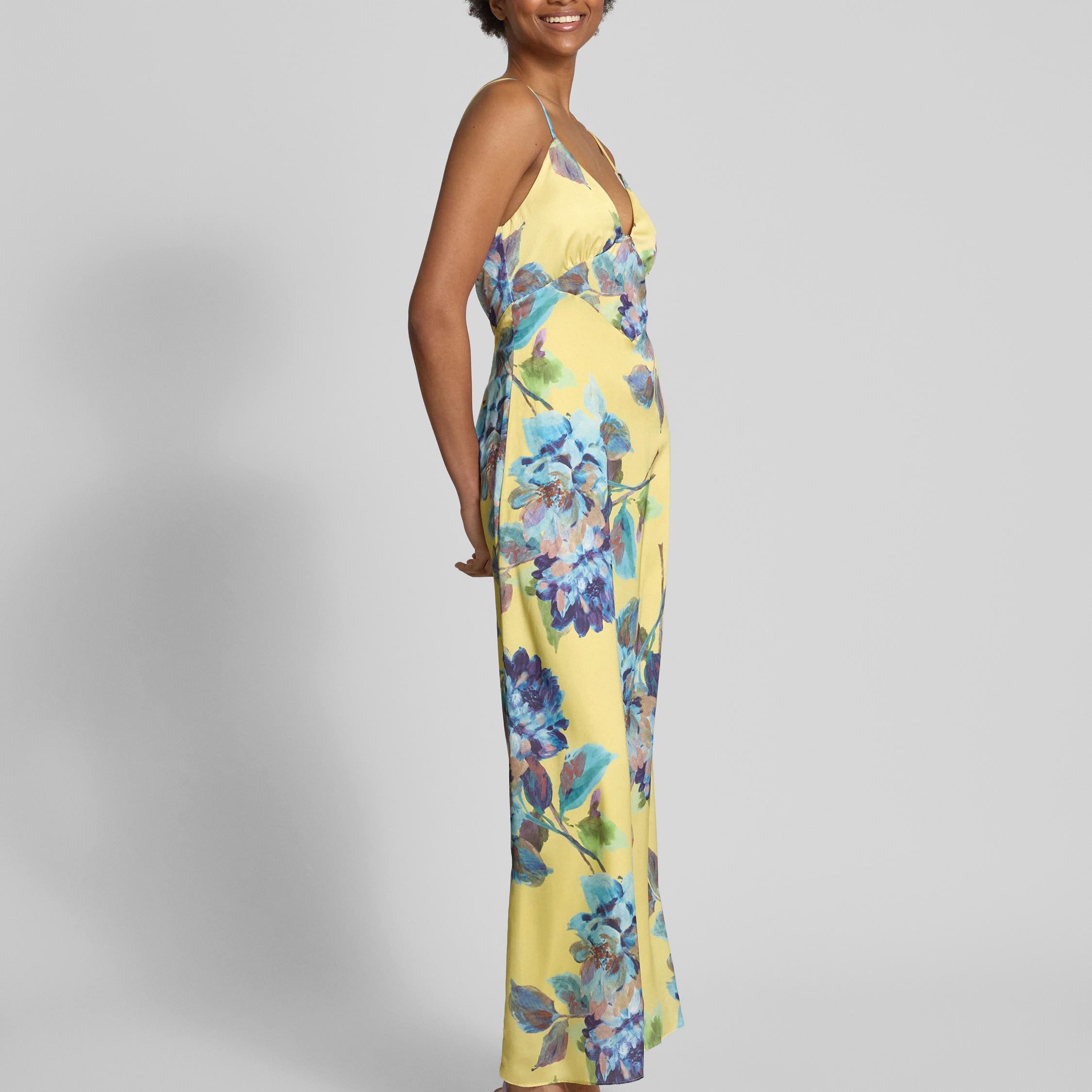 Cocktail dress with V-neck (1).jpg
