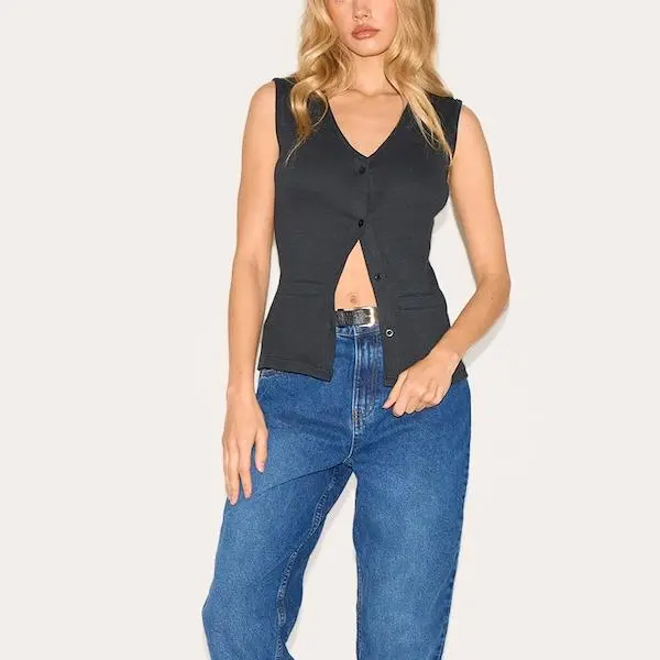 Factory custom women Black Ribbed Knitted Sleeveless Waistcoat.jpg