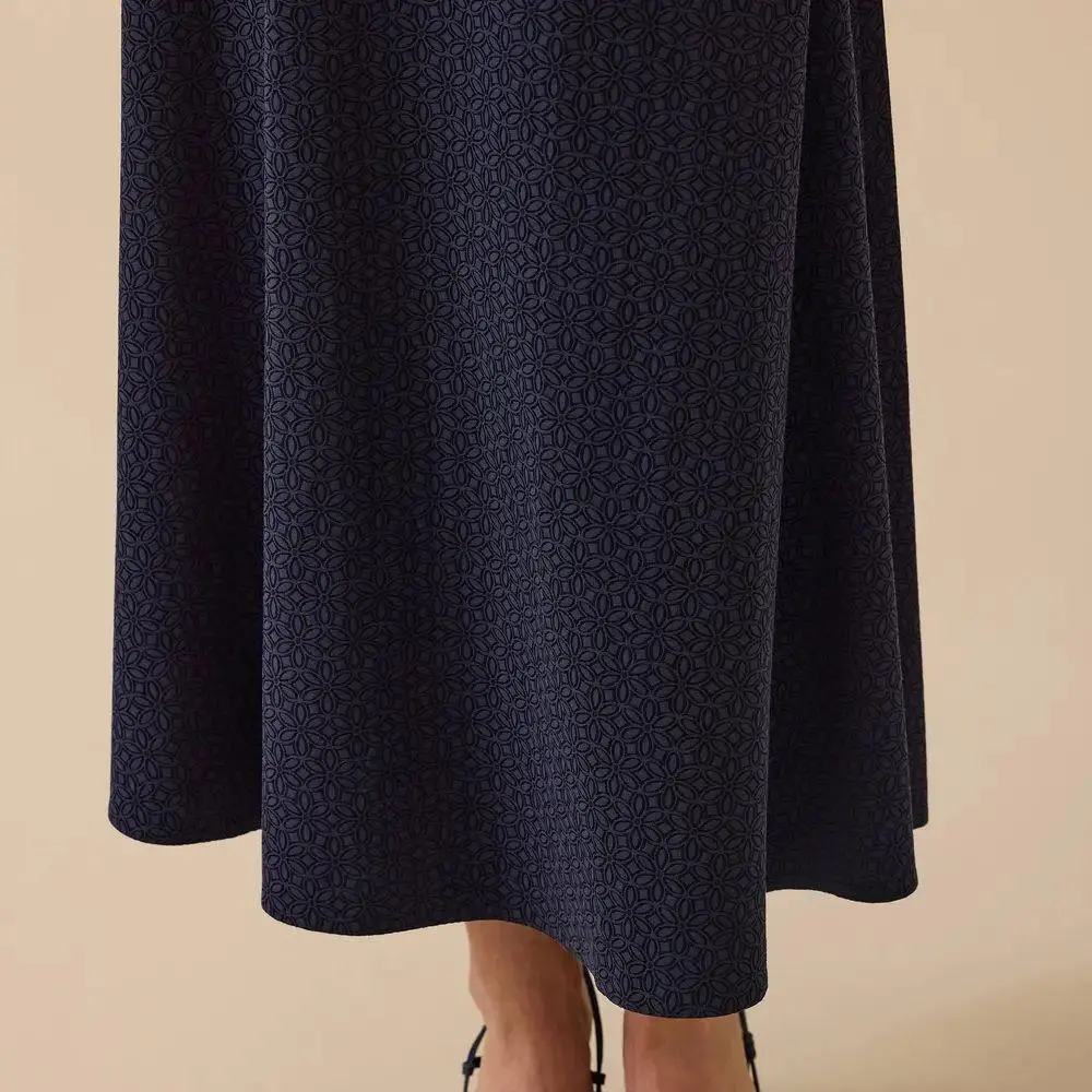 Custom Waist Fitted Pleated Long Skirt (8).jpg