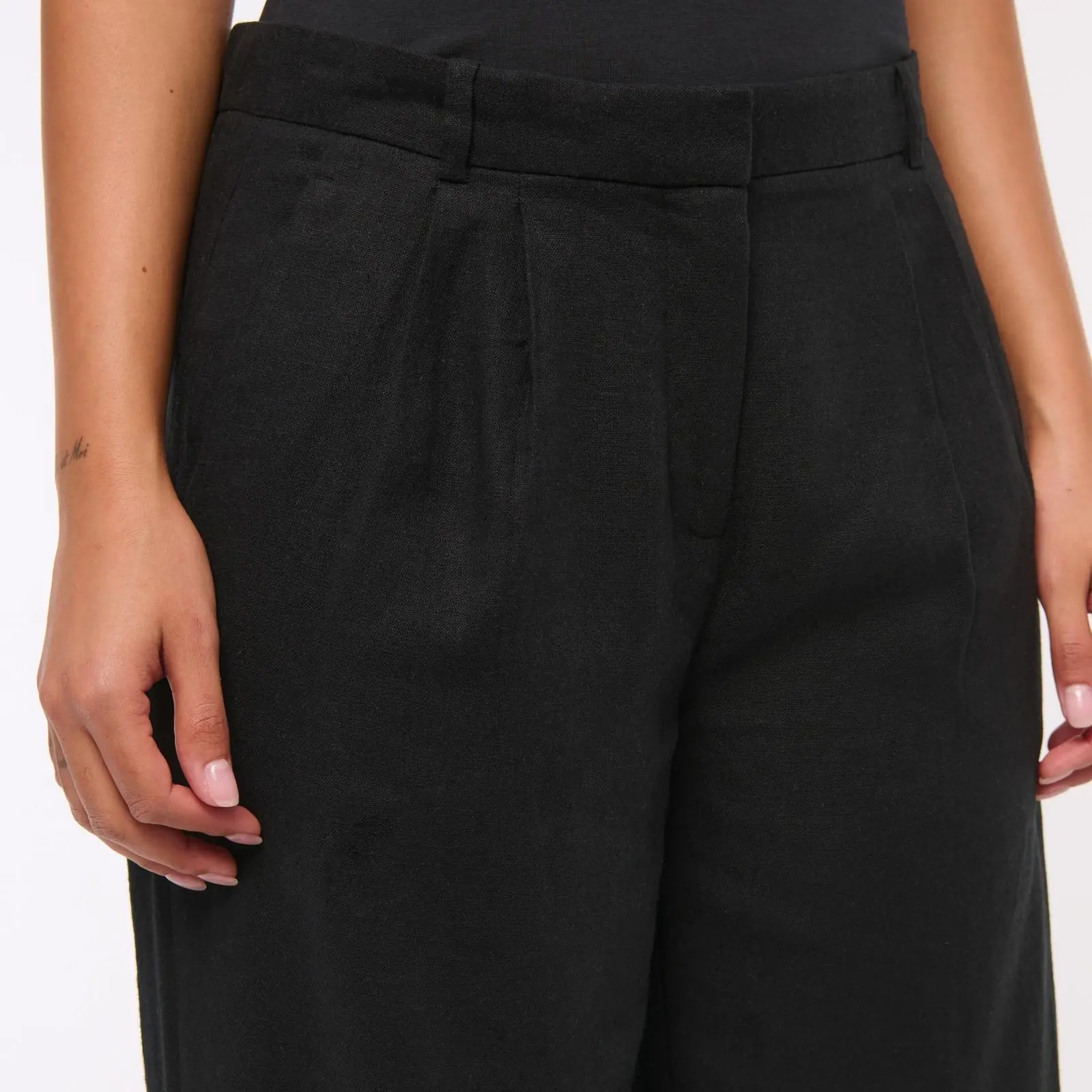 Custom Low Rise Tailored Linen-Blend Pant (4).jpg