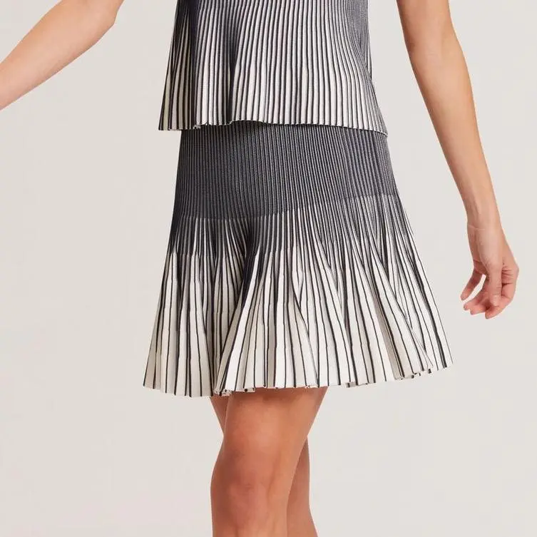 Textured Stripe Knit Flippy Mini Skirt (2).jpg