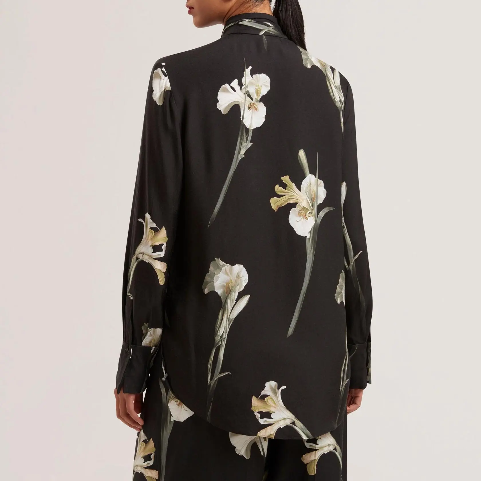 Tie Neck Floral Print Long Sleeve Blouse (3).jpg